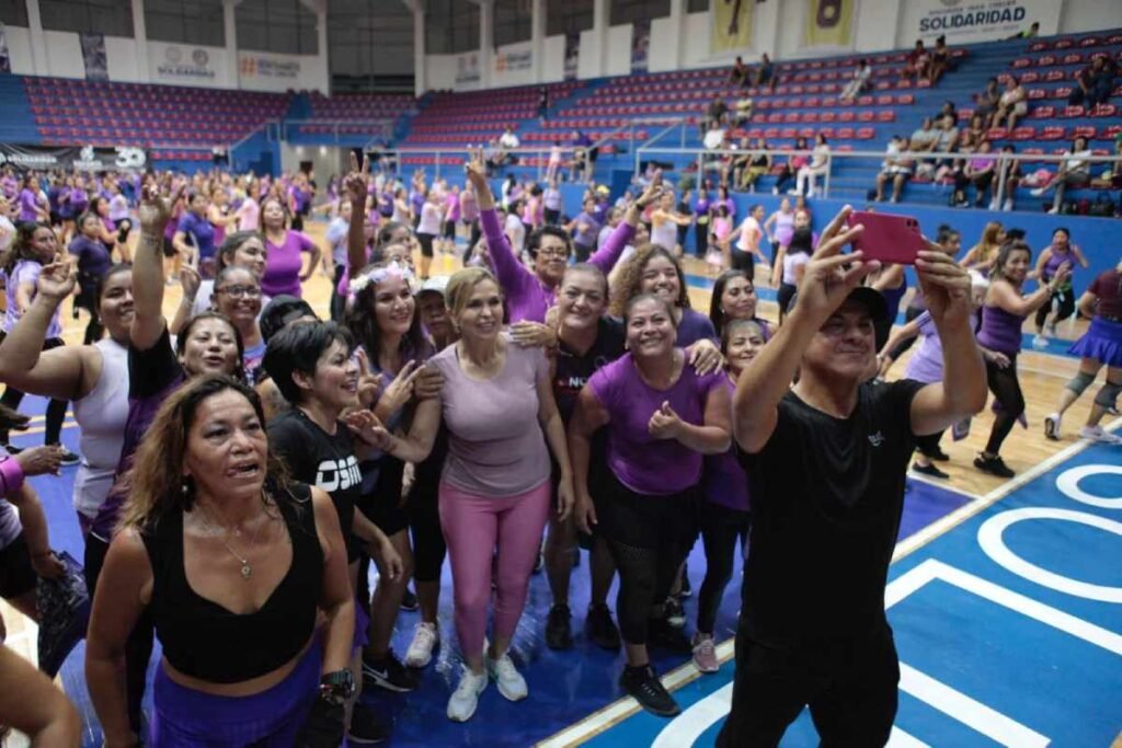 Con mega clase de fitness conmemoran Playa del Carmen el Día Internacional de la Mujer