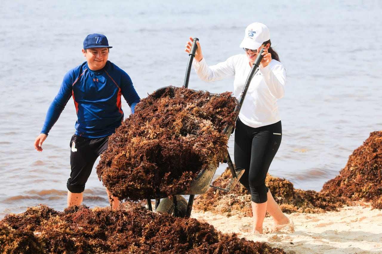 Refuerzan operativos de limpieza en playas